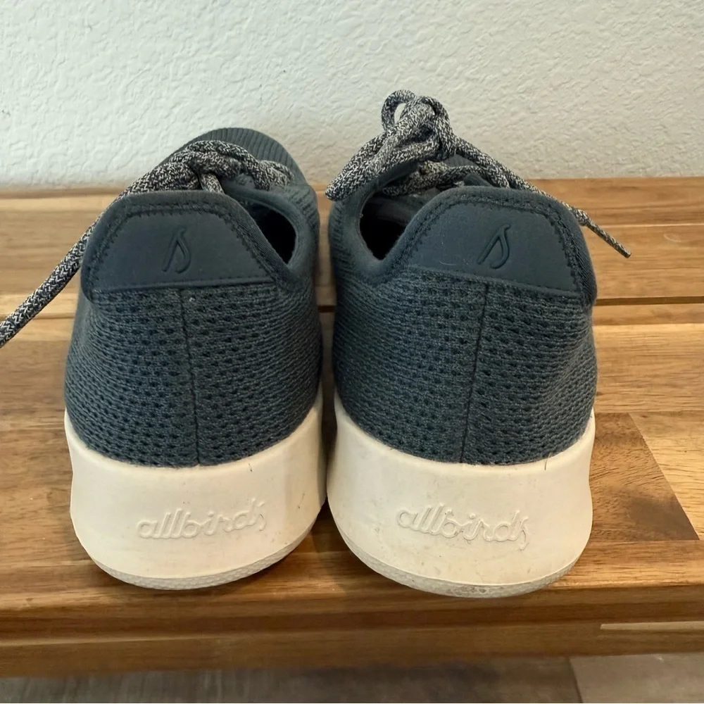 Allbirds- Women’s Tree Runners in Navy Night - Size 9